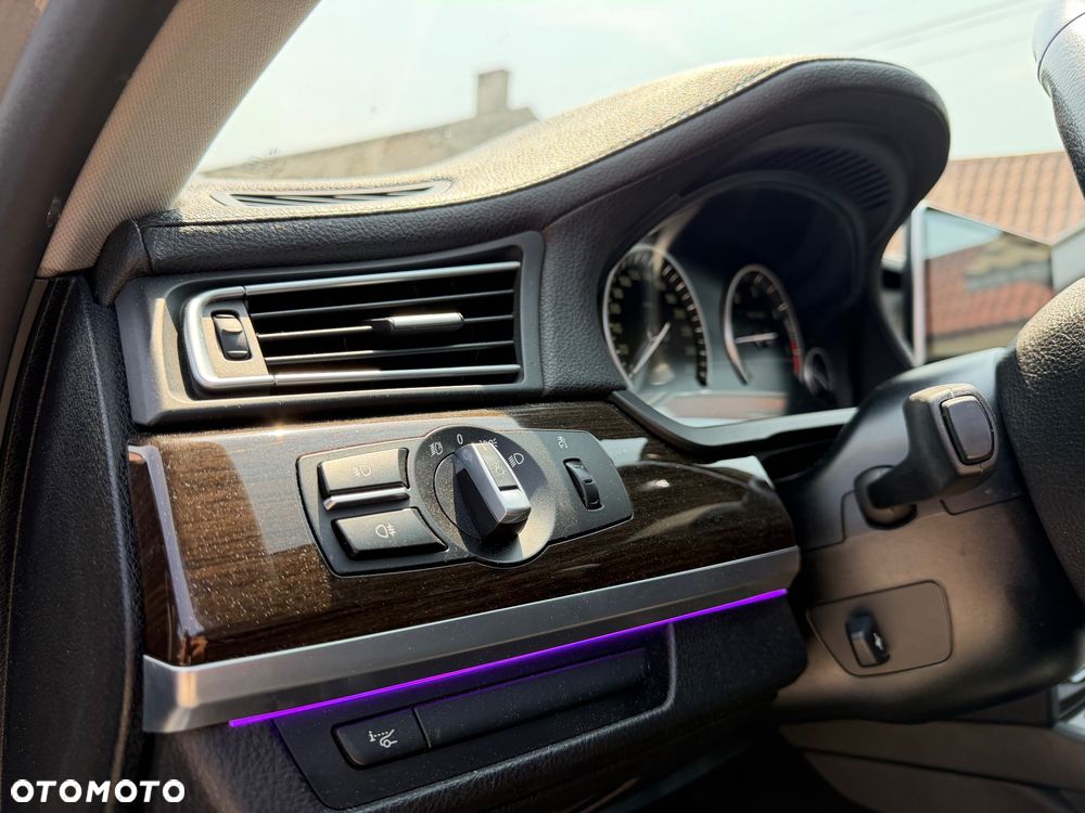 BMW Seria 7 730Ld - 29