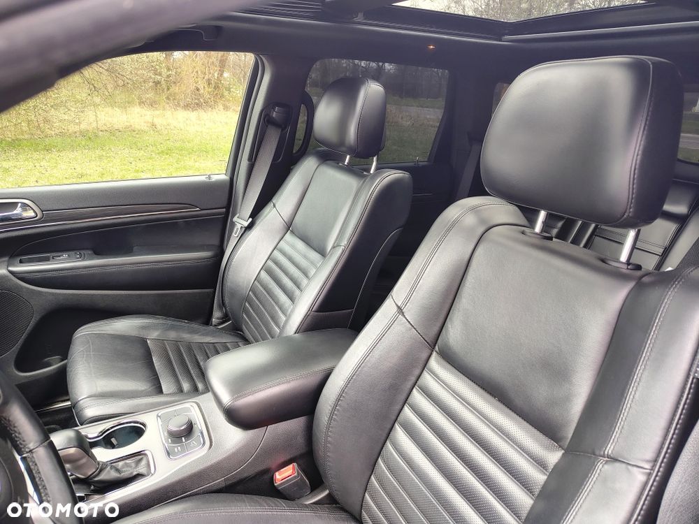 Jeep Grand Cherokee - 16
