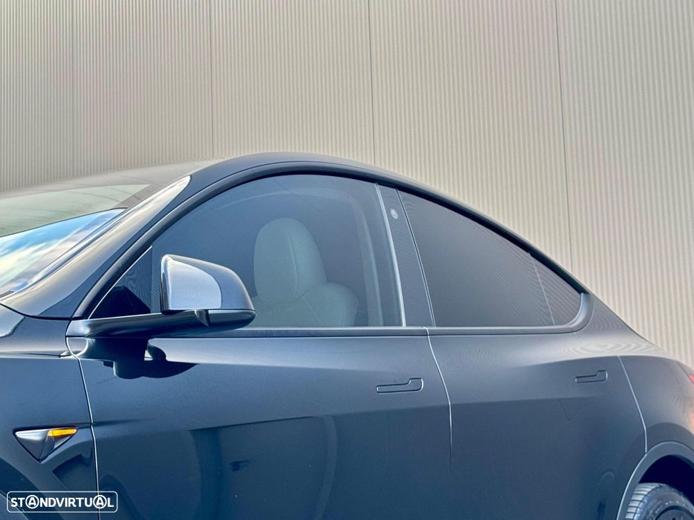 Tesla Model Y 2023 photo 4