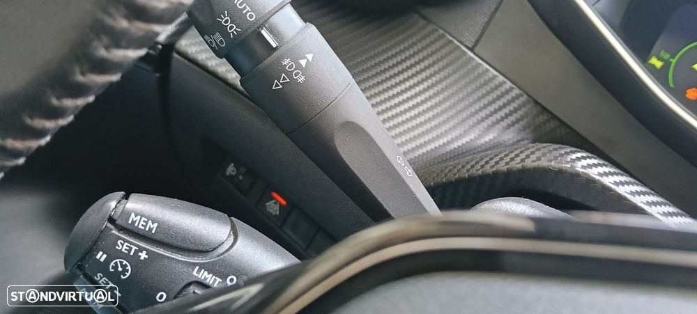 Peugeot 2008 1.5 BlueHDi Allure Pack - 26
