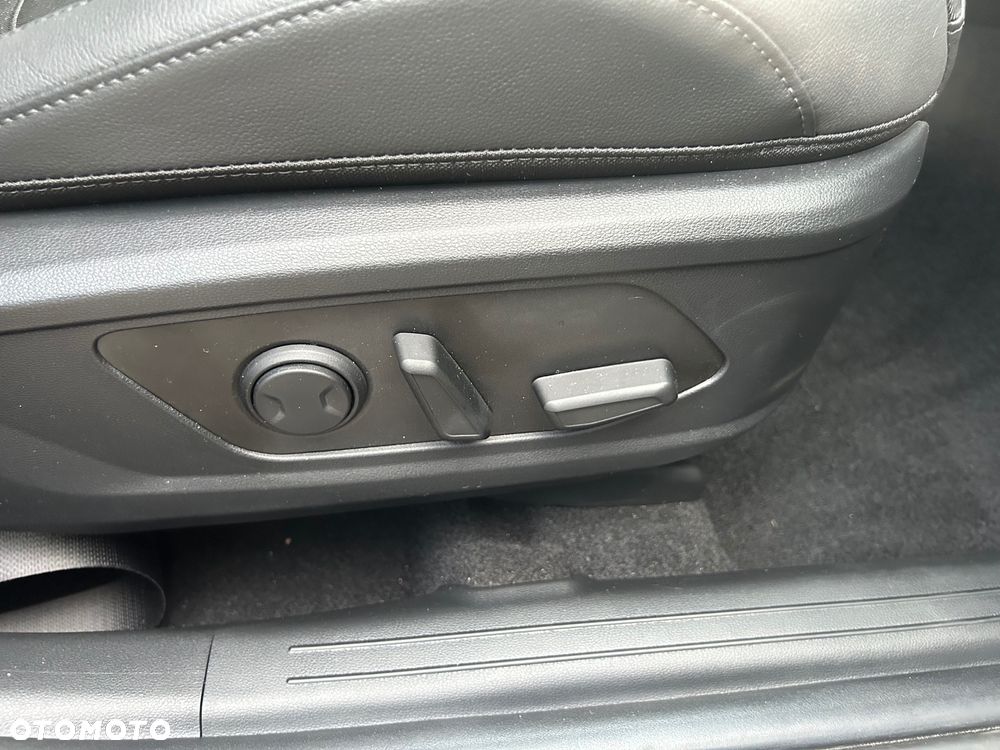 Hyundai Tucson 1.6 T-GDi HEV Executive 2WD - 29