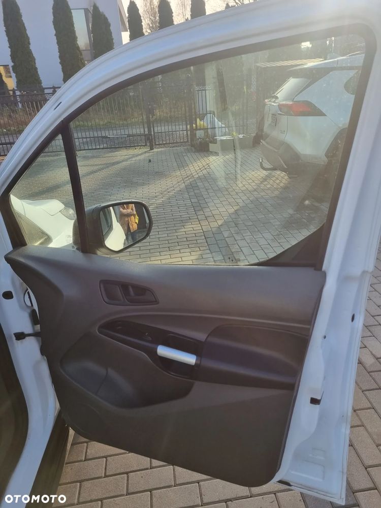 Ford Transit Connect - 16