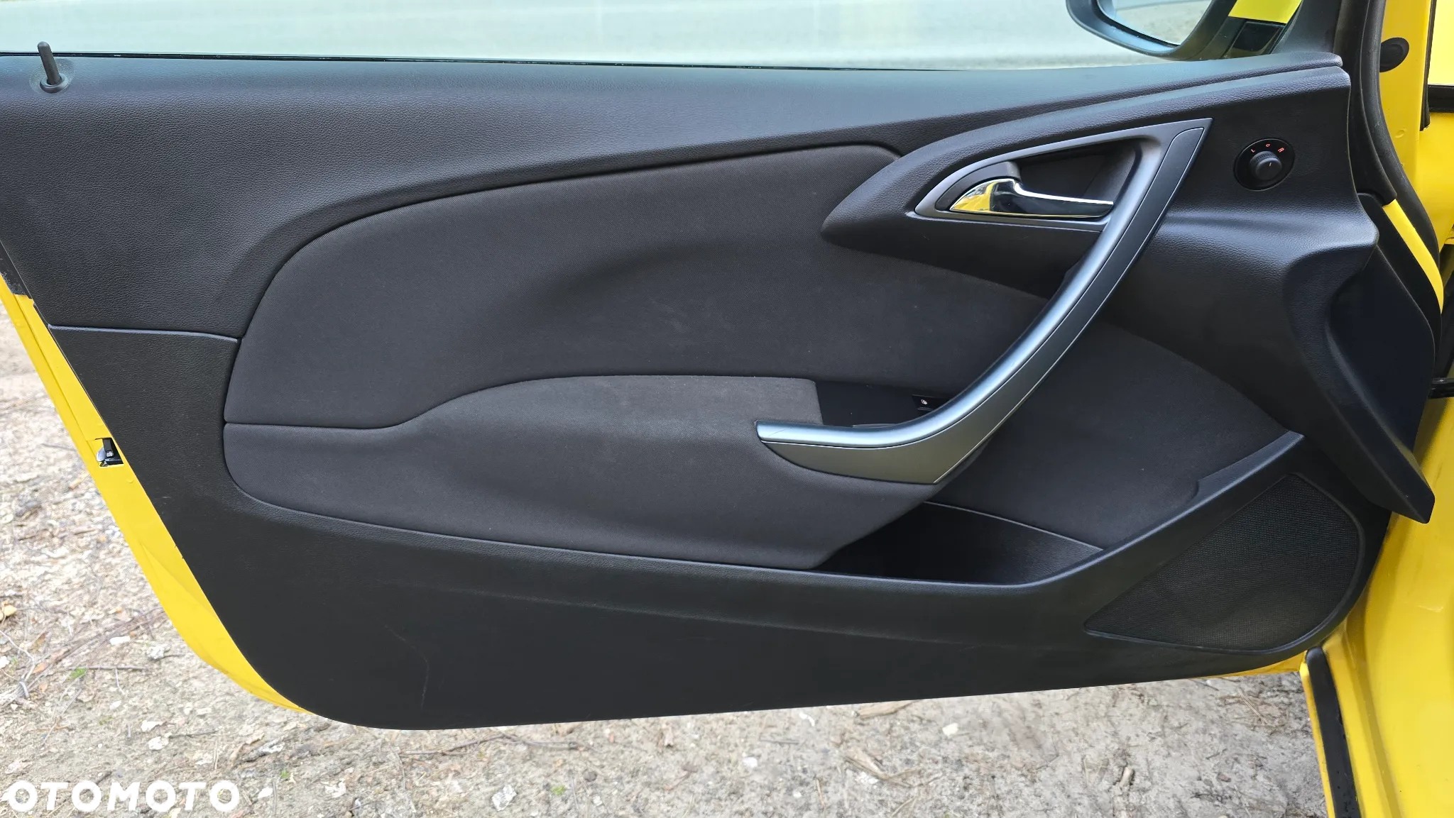 Opel Astra IV GTC 1.6 T Sport - 9
