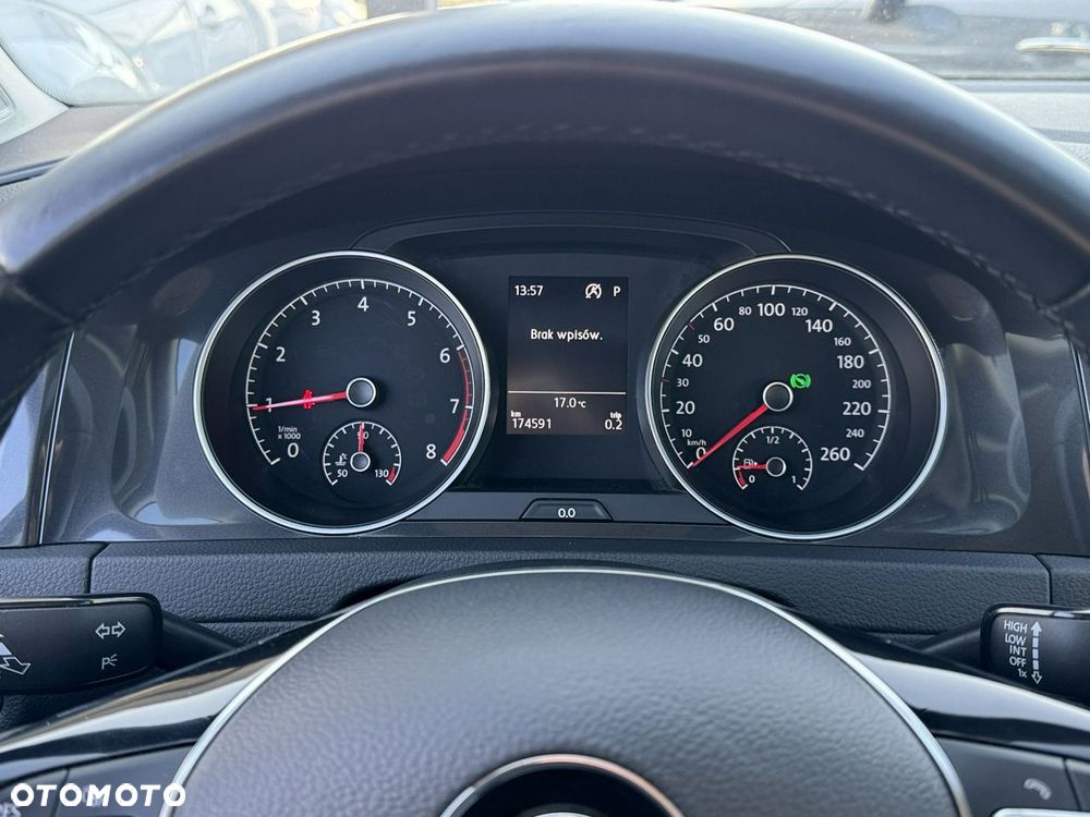 Volkswagen Golf - 28