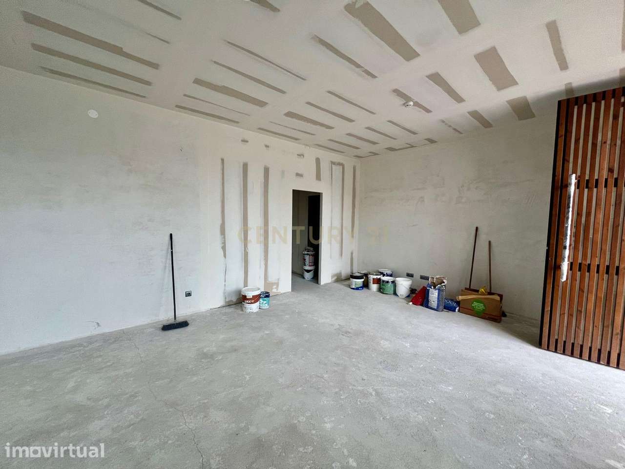 Excelente loja com 93m2, situada em Urbanização de Luxo em Tercena - O - Grande imagem: 2/6