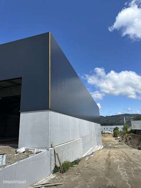 Pavilhões Industriais com 800m2 e 400m2 - Grande imagem: 2/12