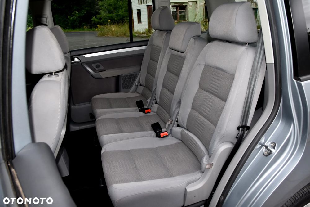 Volkswagen Touran 1.4 TSI DSG Conceptline - 16