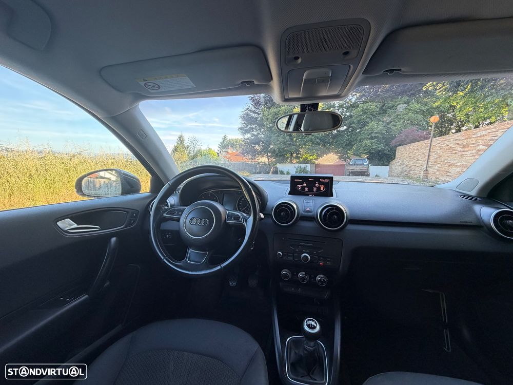 Audi A1 1.6 TDI S line edition - 9