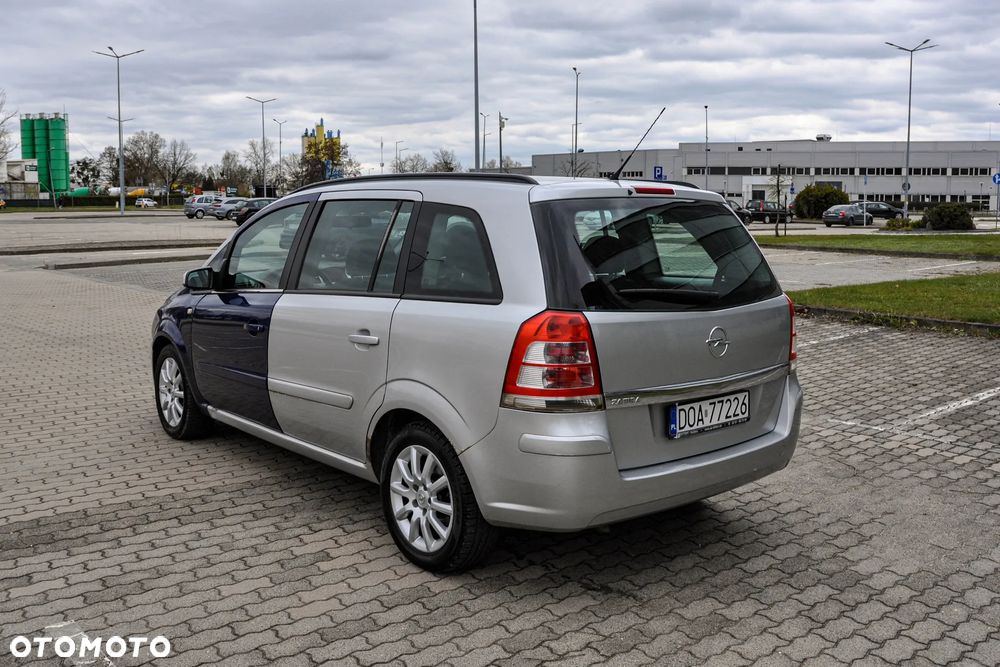 Opel Zafira - 4