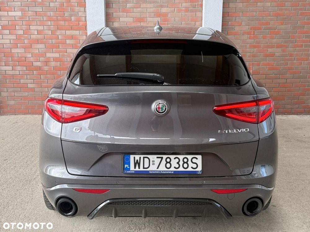 Alfa Romeo Stelvio 2.0 Turbo Veloce TI Q4 - 5