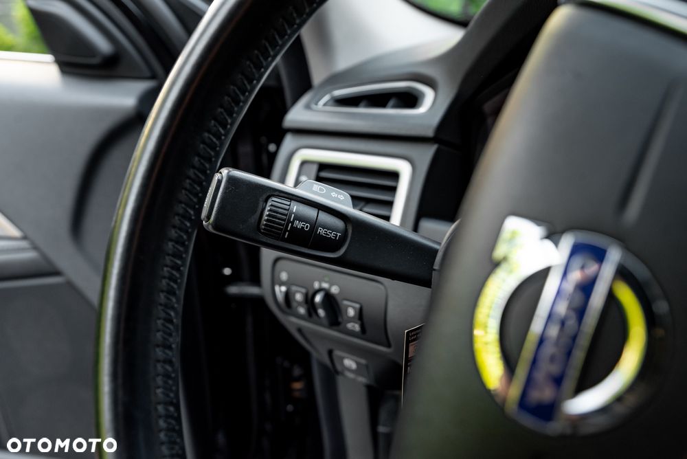 Volvo XC 70 D5 AWD Geartronic Summum - 33