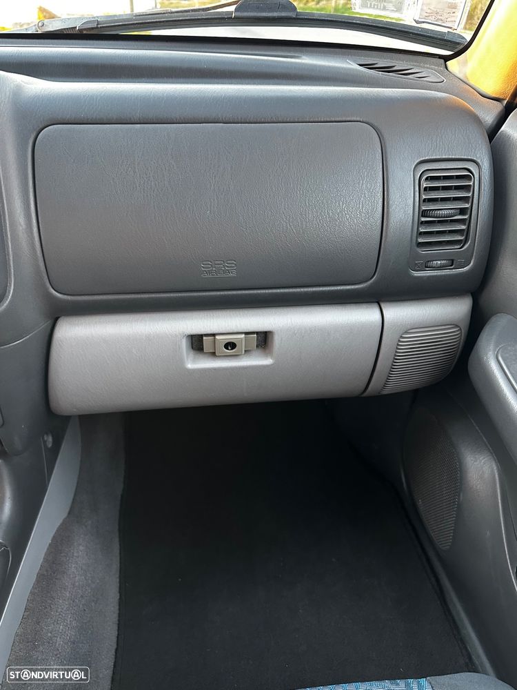 Mitsubishi Pajero Sport 2.5 TD GLS - 17