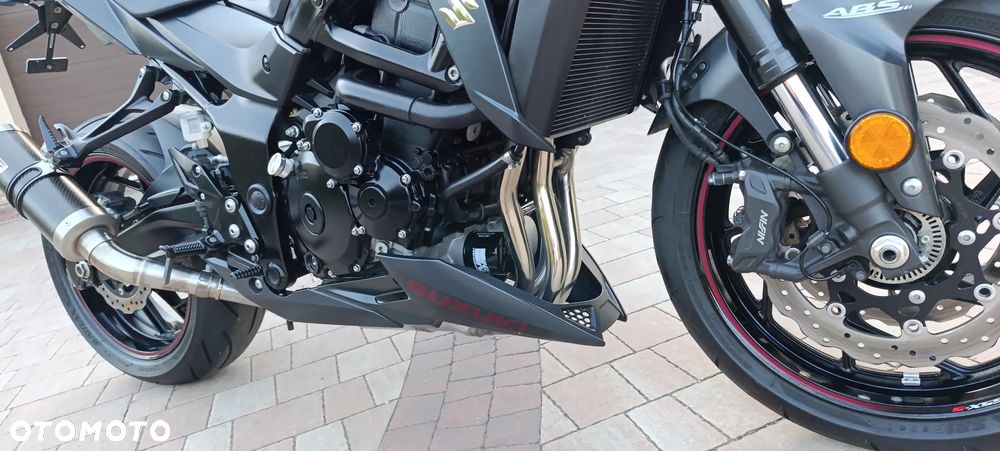 Suzuki GSX - 31