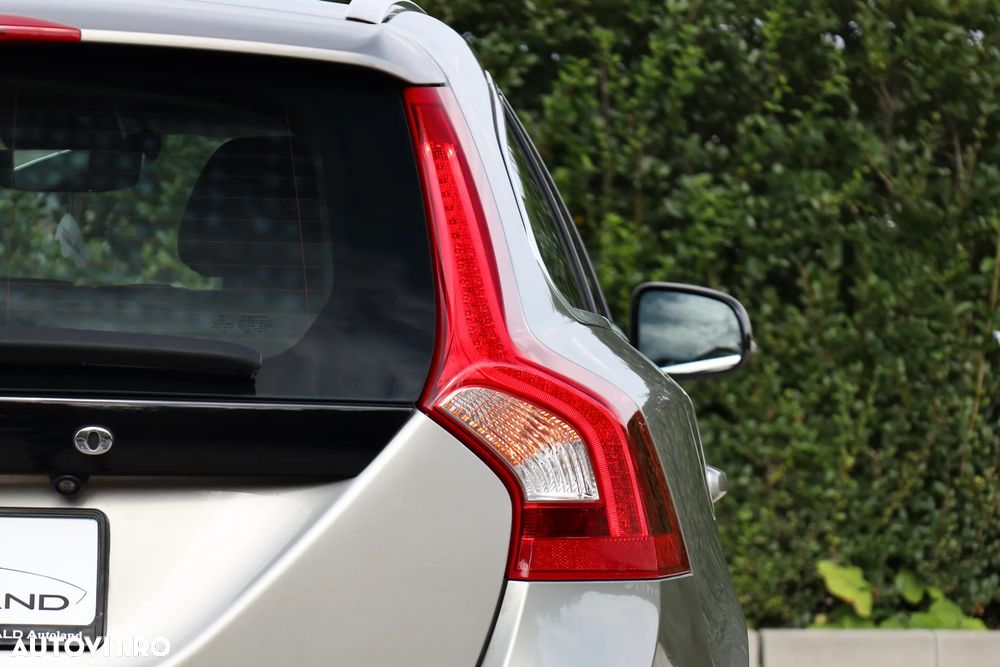 Volvo V60 D6 Plug-In-Hybrid AWD Geartronic Momentum - 36