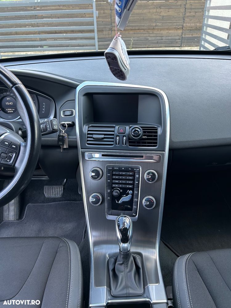 Volvo XC 60 D4 Geartronic Momentum - 3