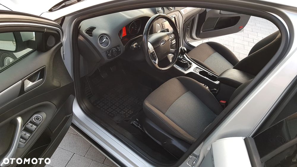 Ford Mondeo 1.6 TDCi Ambiente Plus - 20