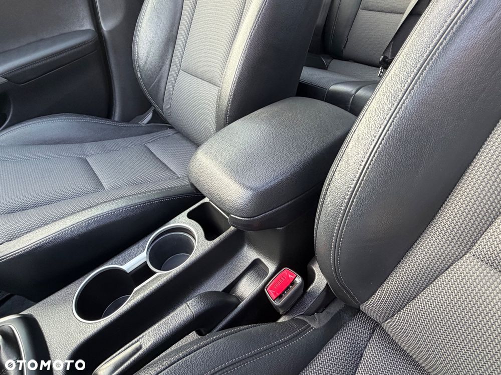 Hyundai i30 blue 1.6 GDI Passion - 23