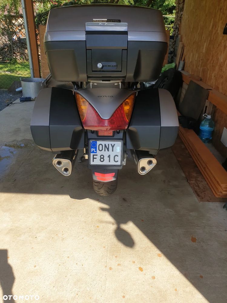 Honda ST - 6