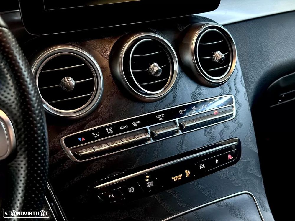 Mercedes-Benz GLC 300 de 4Matic 9G-TRONIC AMG Line - 33