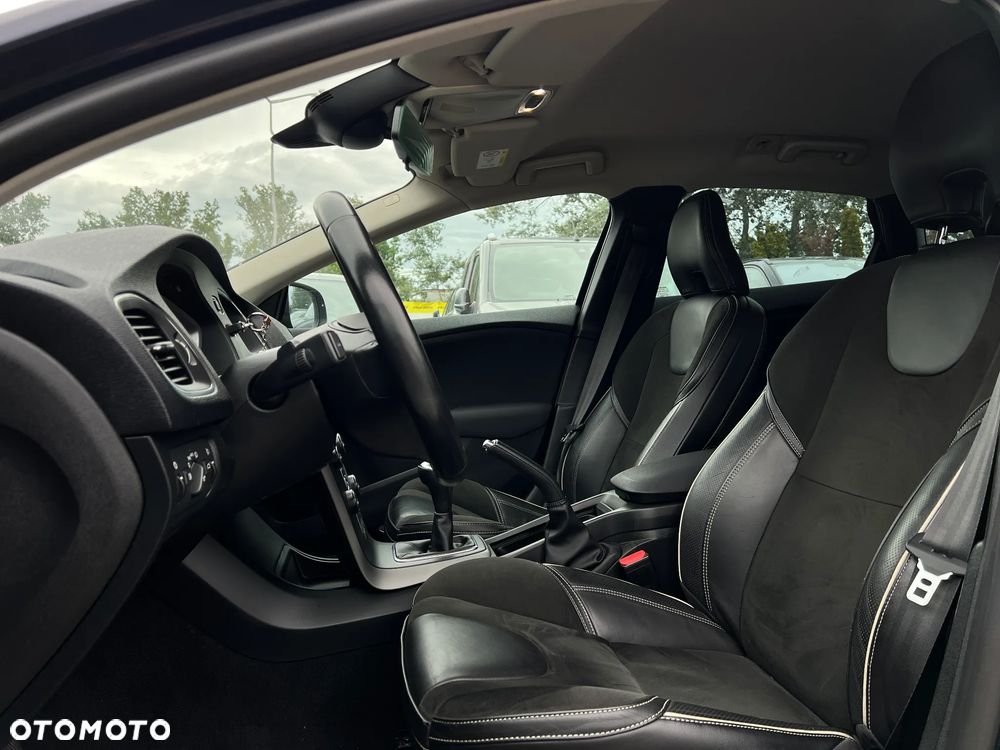 Volvo V40 - 15
