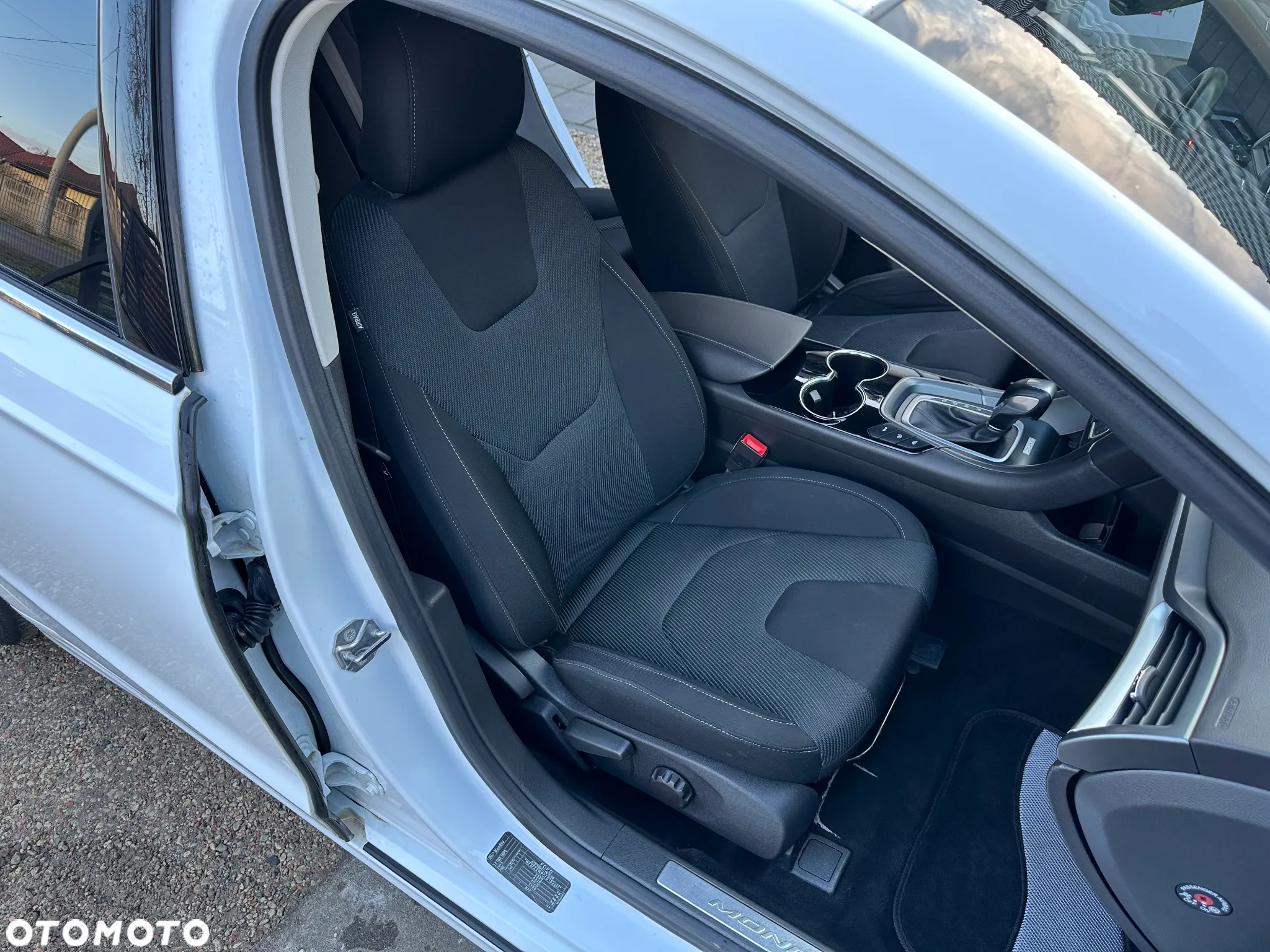 Ford Mondeo 2.0 TDCi Titanium PowerShift - 31