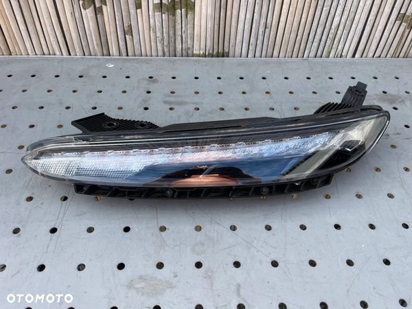 Hyundai Kona lampa lewa lift