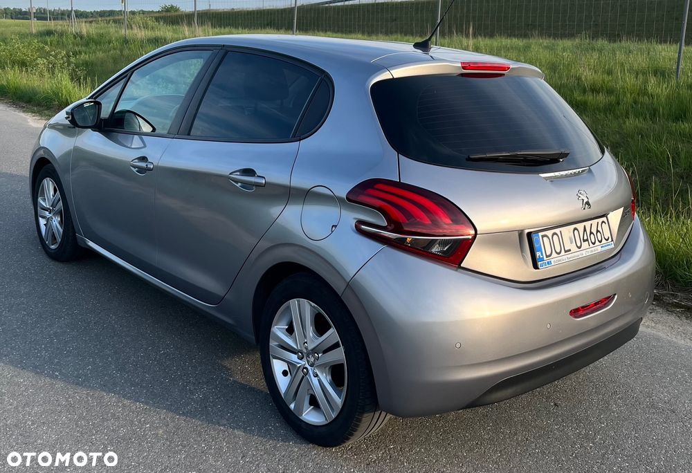 Peugeot 208 1.2 PureTech GPF Signature S&S - 5