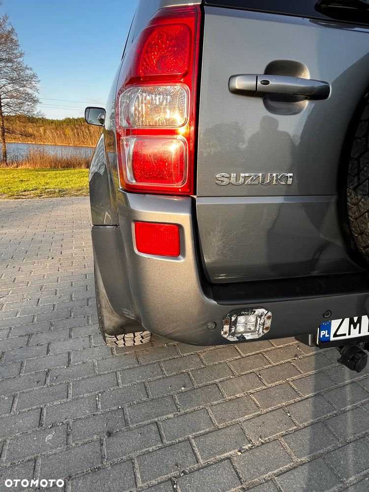Suzuki Grand Vitara 2.0 - 9