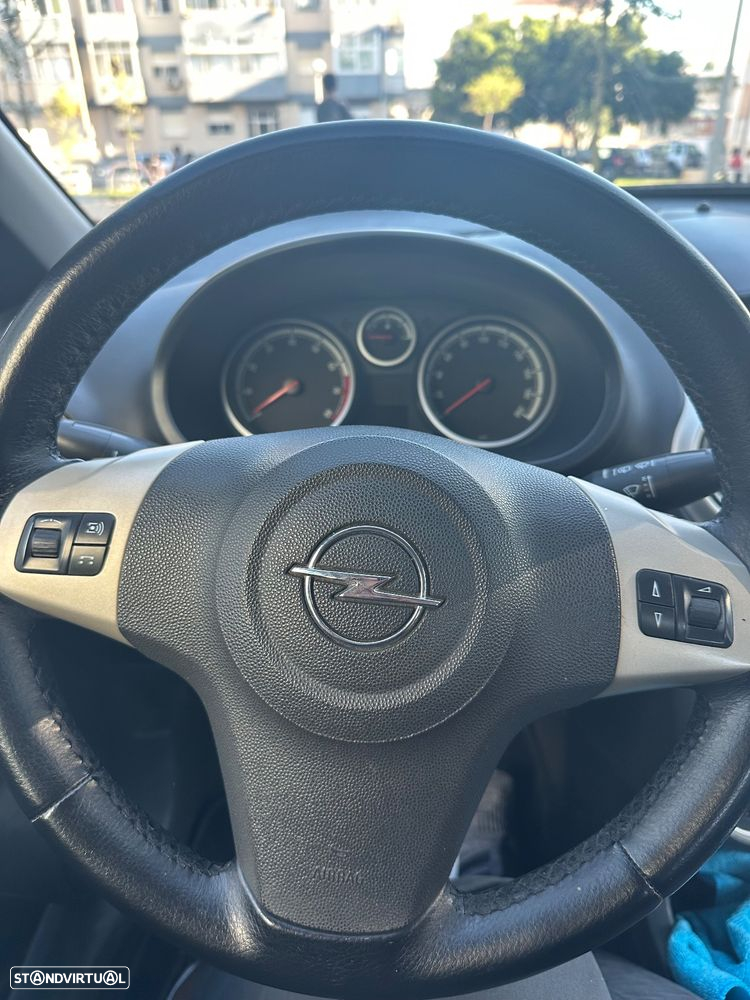 Opel Corsa 1.4 Cosmo 111 - 9