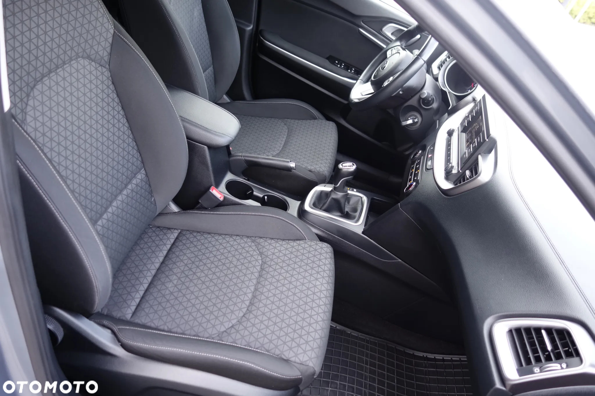 Kia Ceed - 8