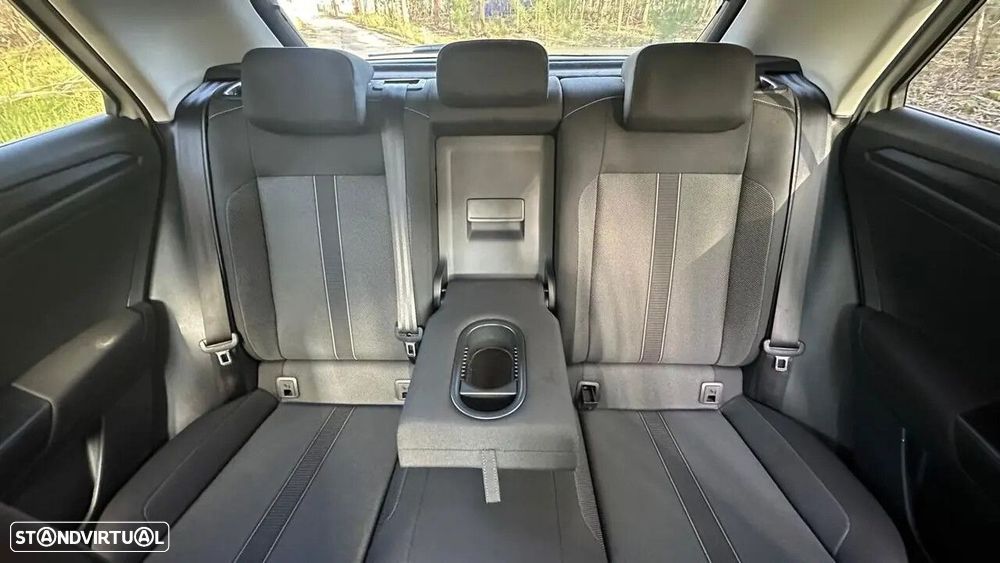 VW T-Roc - 13