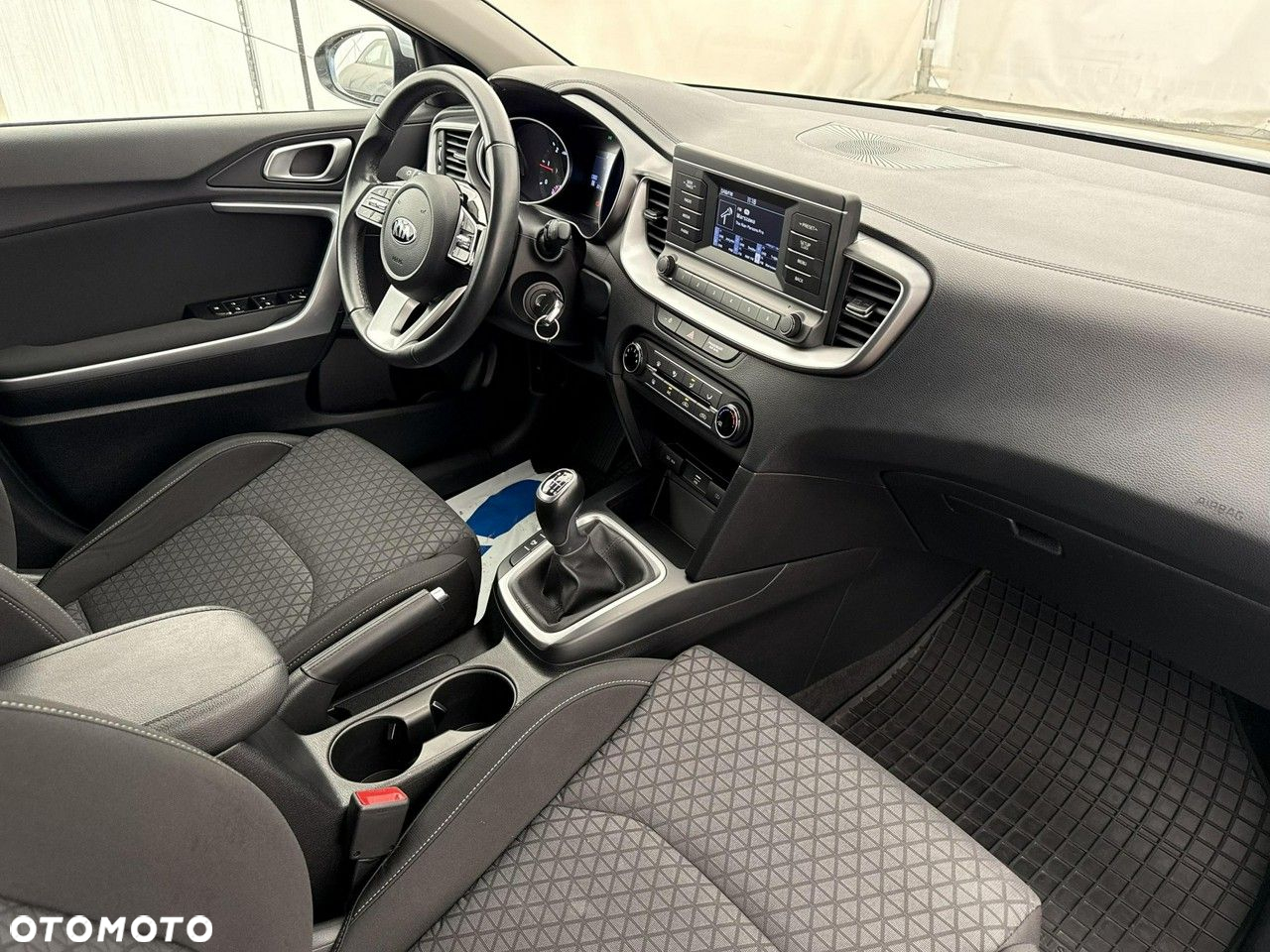 Kia Ceed - 23