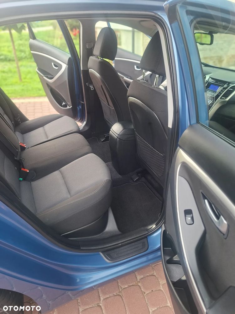 Hyundai i30 blue 1.4 Passion - 14