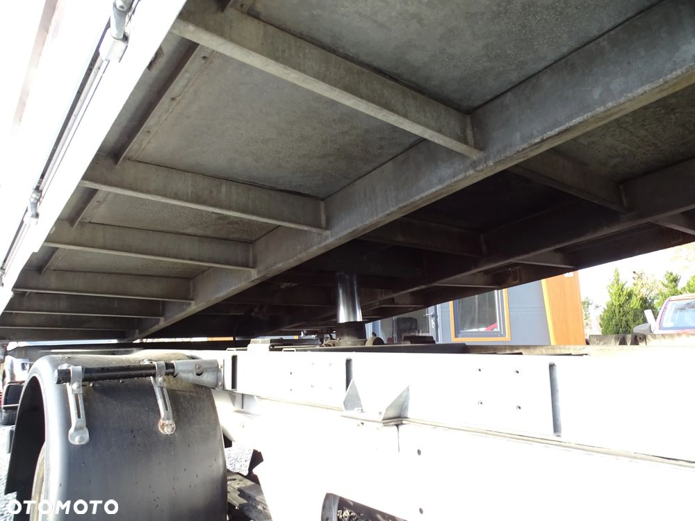 Mercedes-Benz SPRINTER - 16