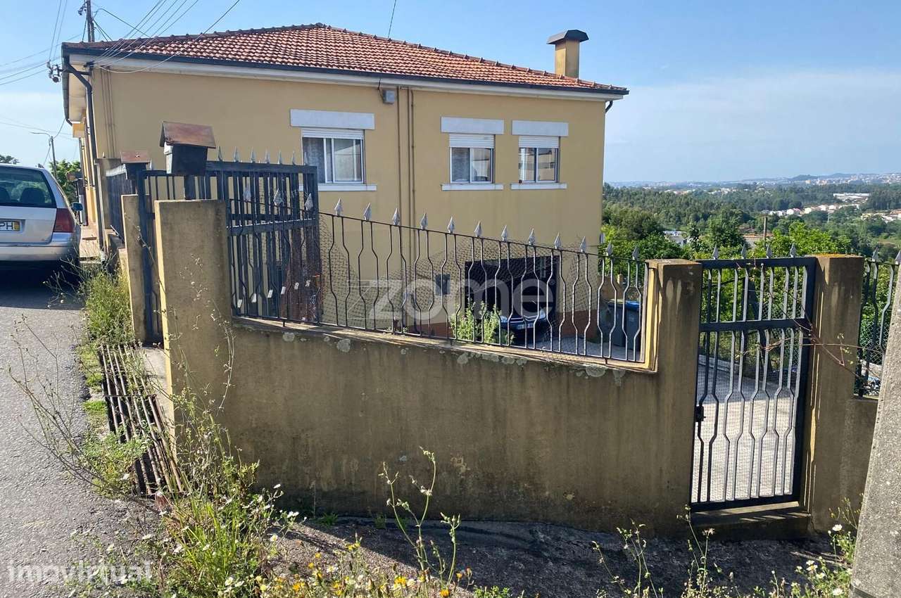 Moradia Bifamiliar T2 + T2 com jardim - Grande imagem: 3/57