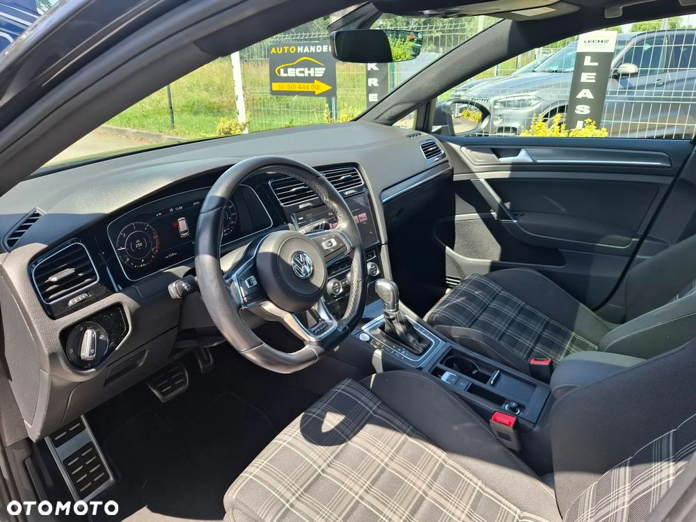 Volkswagen Golf - 12