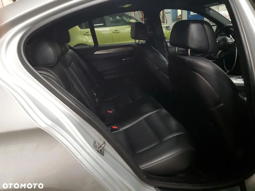 BMW Seria 5 535i xDrive Sport-Aut Luxury Line - 10