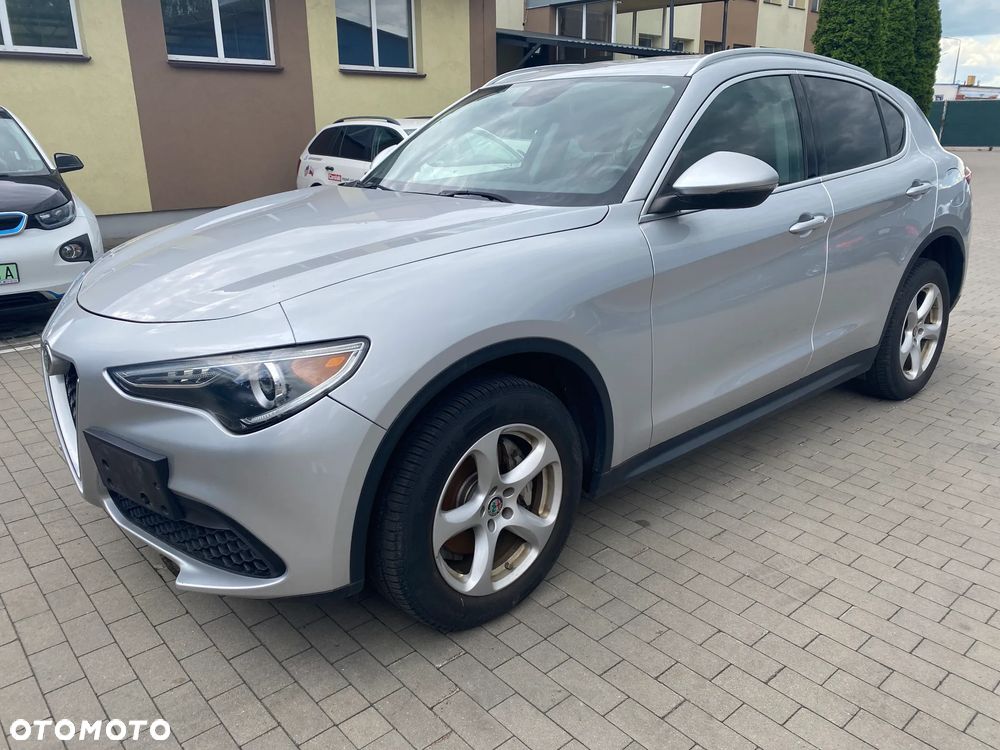 Alfa Romeo Stelvio - 11