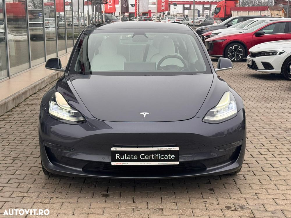 Tesla Model 3 - 3
