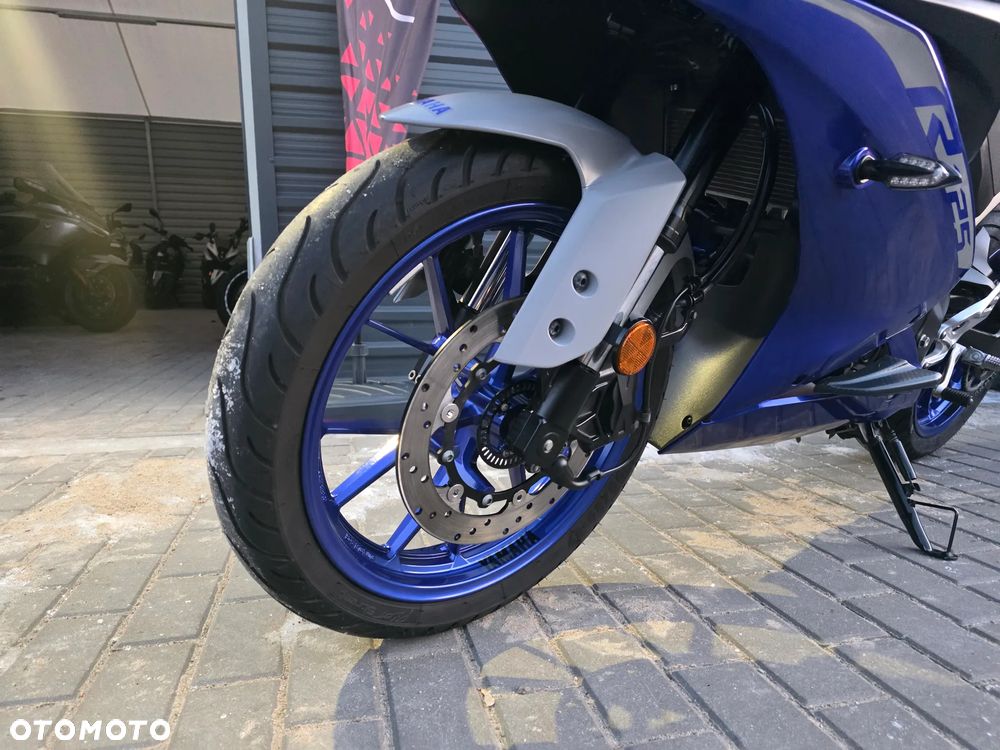 Yamaha YZF - 26