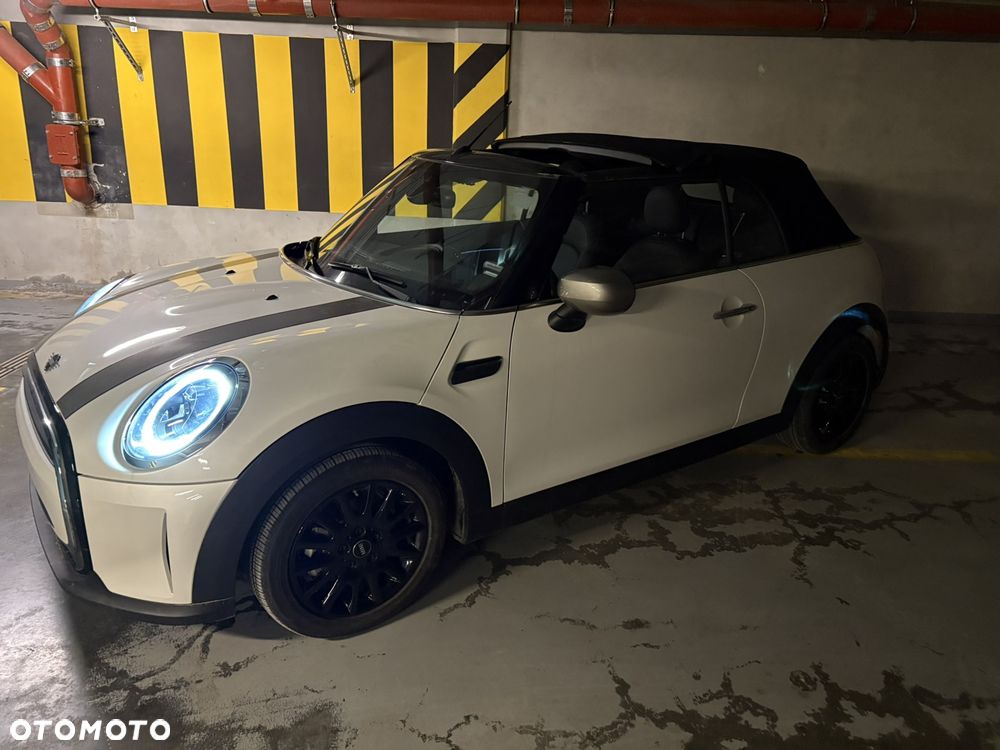 MINI Cooper Essential Trim - 6