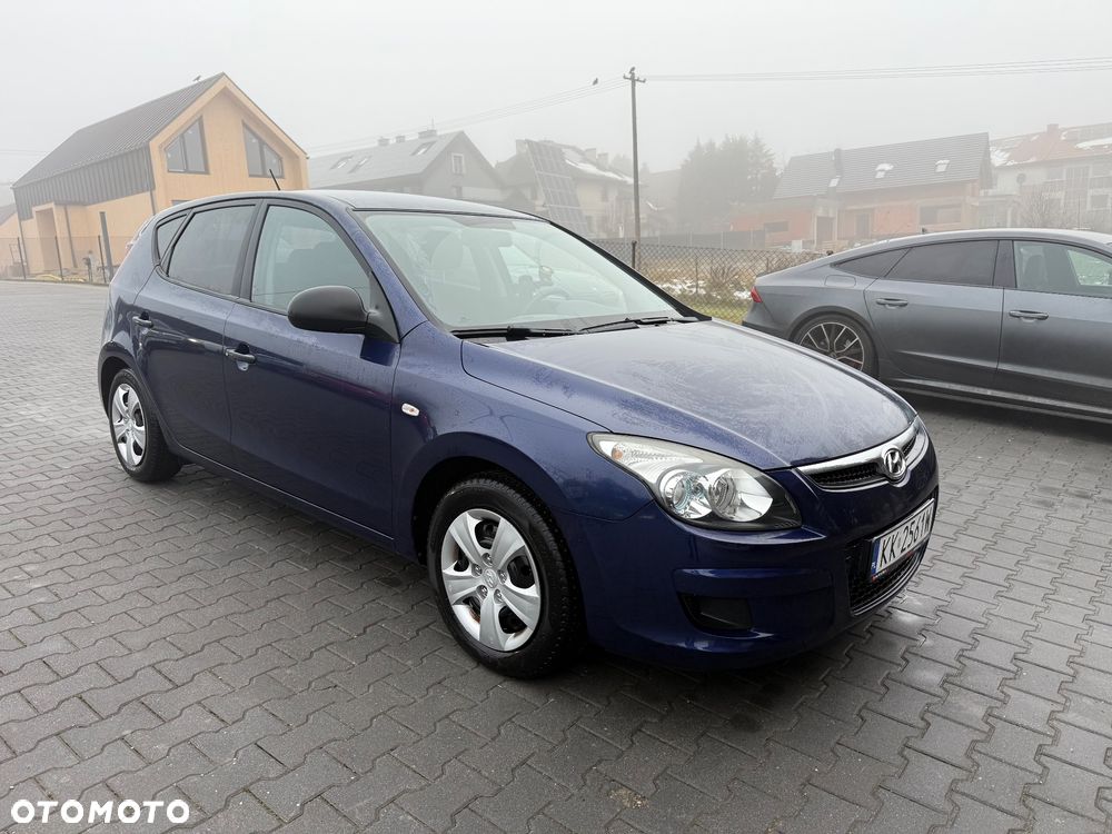 Hyundai i30 1.4 Base + - 3