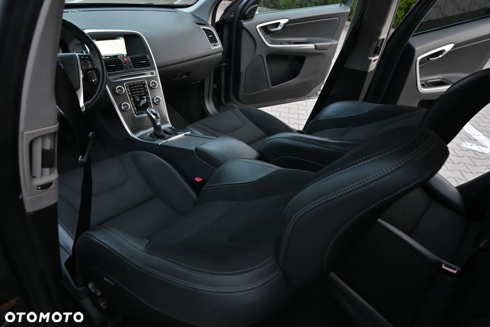 Volvo XC 60 D3 Geartronic Momentum - 38