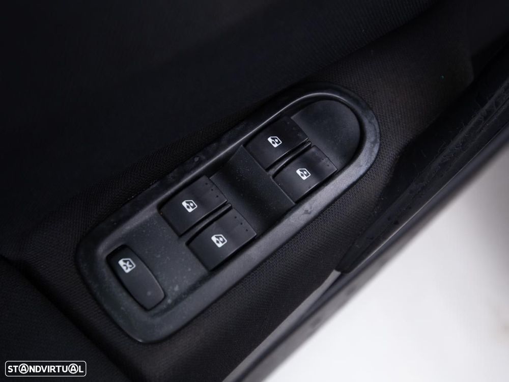 Renault Mégane — fotografia 11