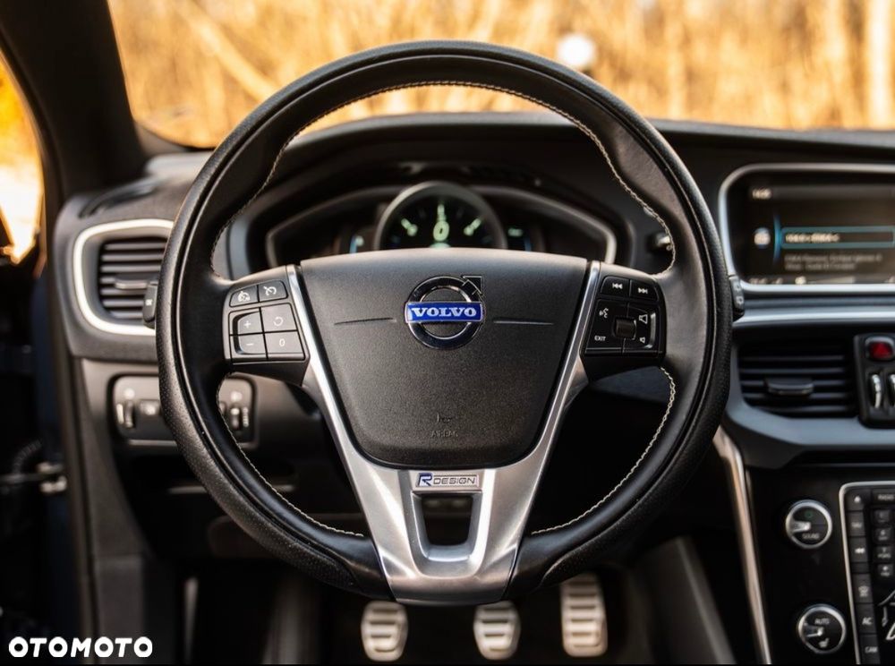 Volvo V40 D2 R-Design - 34