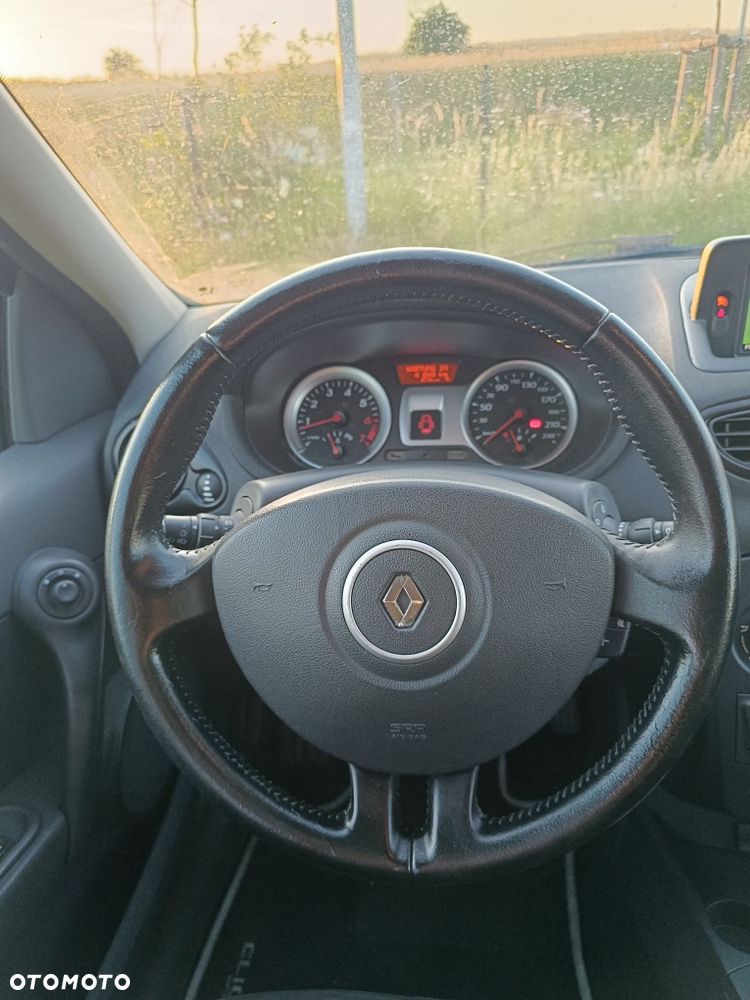 Renault Clio - 2