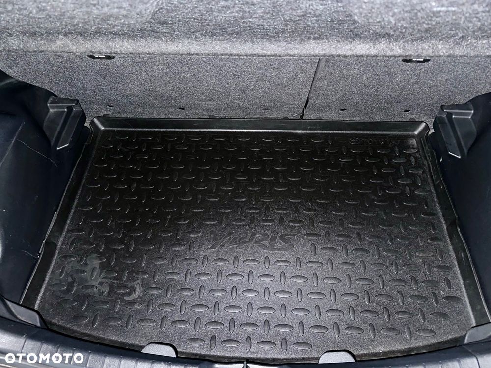 Toyota Yaris - 35
