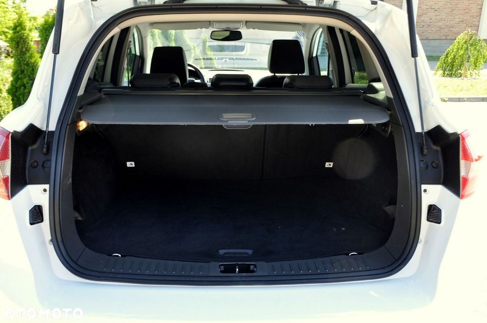 Ford Kuga - 38