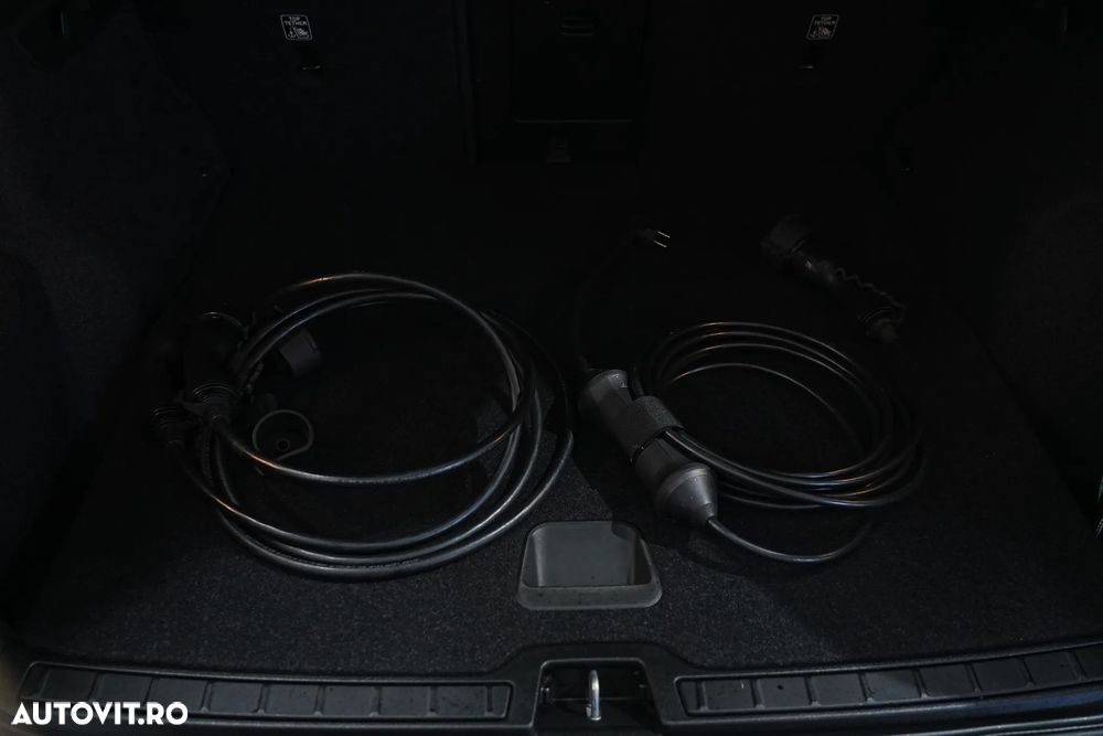 Volvo XC 40 P8 AWD Recharge RDesign - 34