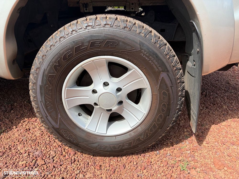 Toyota Hilux 2.5 D-4D Trial - 12
